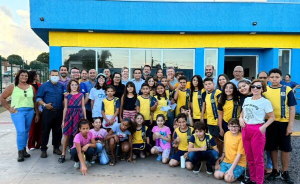 Plantio de árvores marca início da Semana do Meio Ambiente em Ribas do Rio Pardo